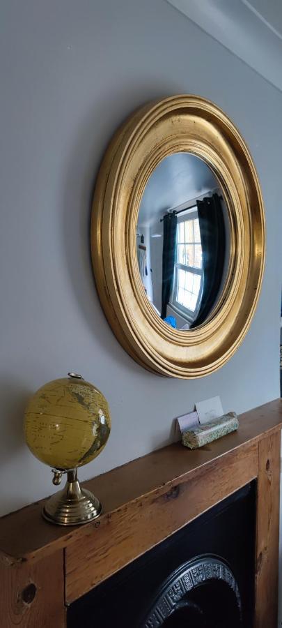 Windsor Cottage: Cosy, Charming, Full Of Character Eksteriør billede
